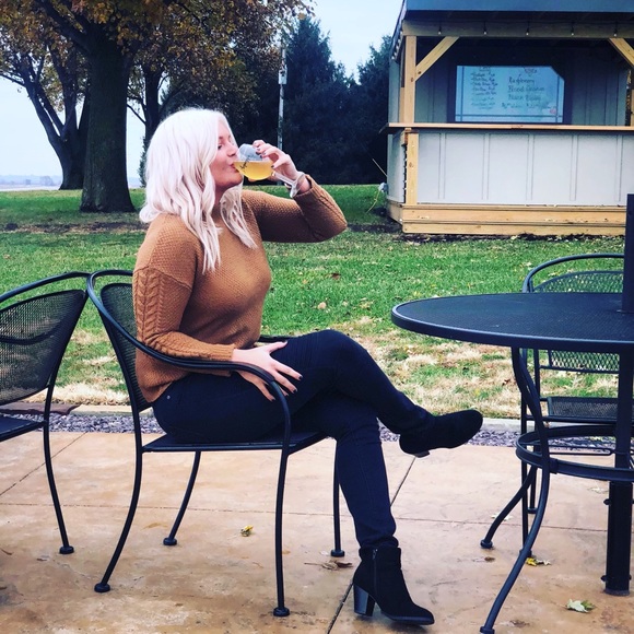 Meet your Posher, Karson - Picture 4 of 4